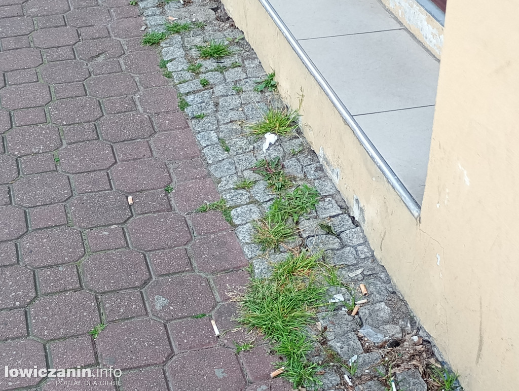 Ulica Zduńska w Łowiczu przed Bożym Ciałem
