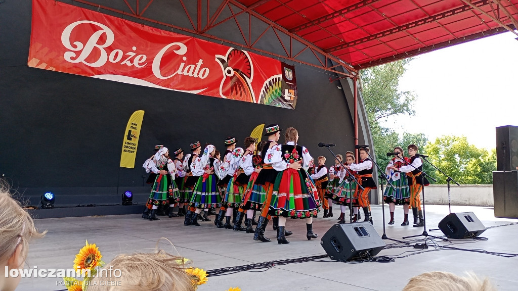 Biennale Folkloru i dużo rozrywki w Parku Błonie na Boże Ciało w Łowiczu