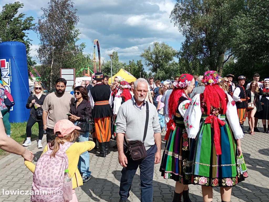 Biennale Folkloru i dużo rozrywki w Parku Błonie na Boże Ciało w Łowiczu