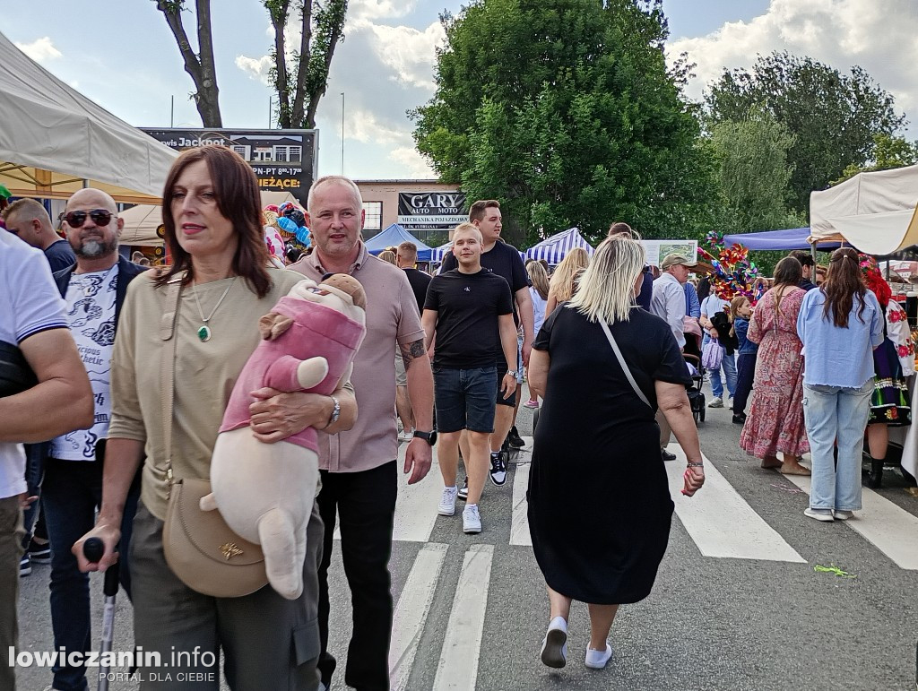 Biennale Folkloru i dużo rozrywki w Parku Błonie na Boże Ciało w Łowiczu