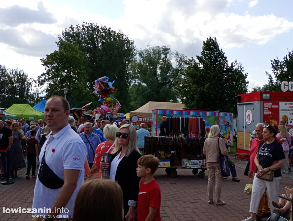 Biennale Folkloru i dużo rozrywki w Parku Błonie na Boże Ciało w Łowiczu