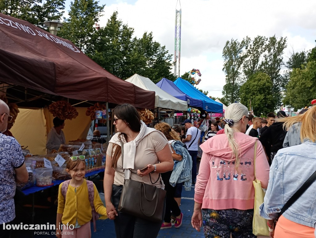 Biennale Folkloru i dużo rozrywki w Parku Błonie na Boże Ciało w Łowiczu