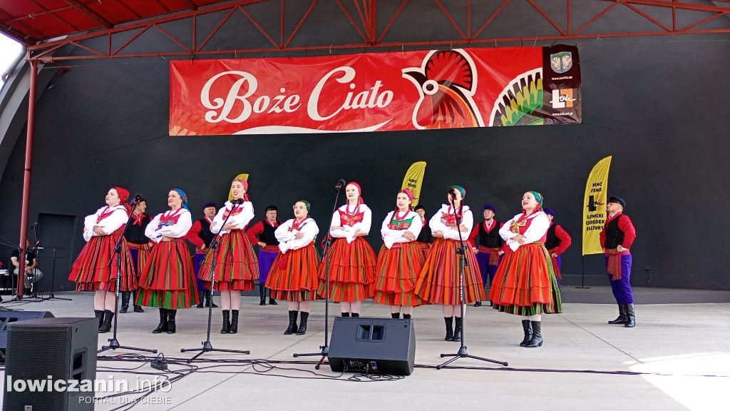 Biennale Folkloru i dużo rozrywki w Parku Błonie na Boże Ciało w Łowiczu