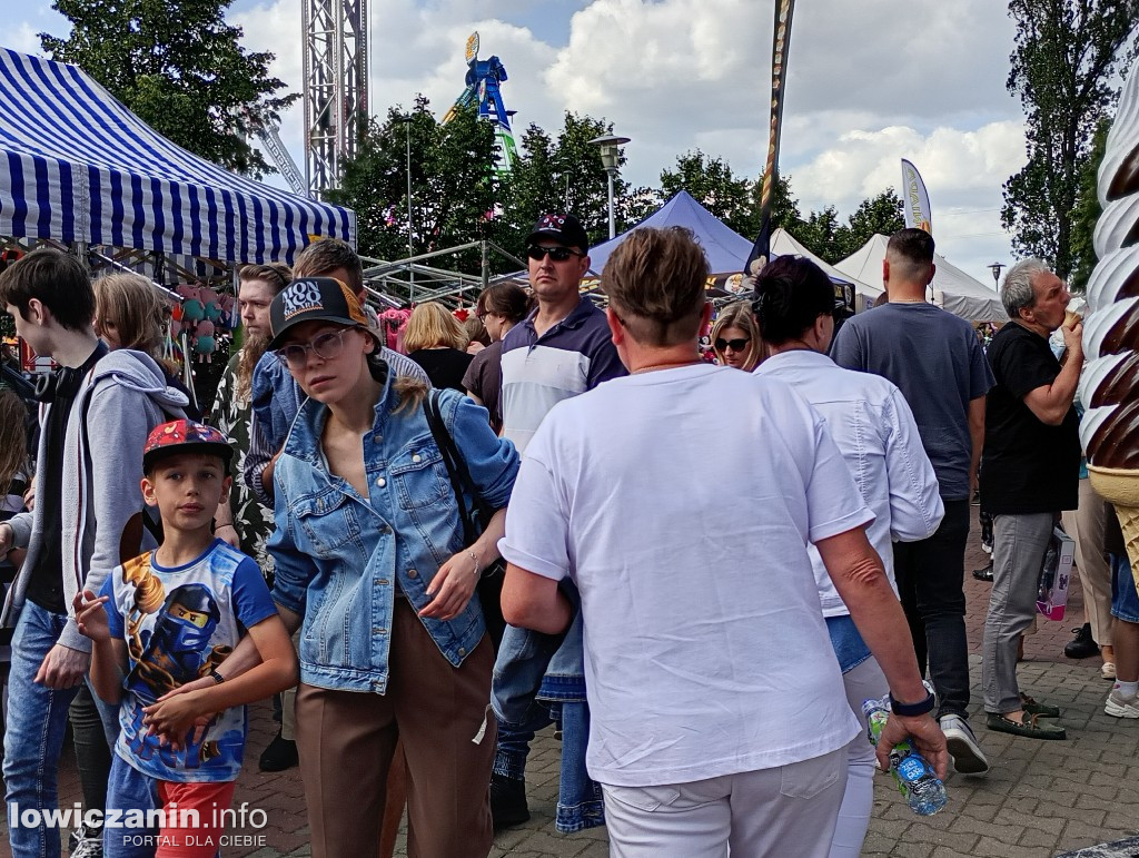 Biennale Folkloru i dużo rozrywki w Parku Błonie na Boże Ciało w Łowiczu