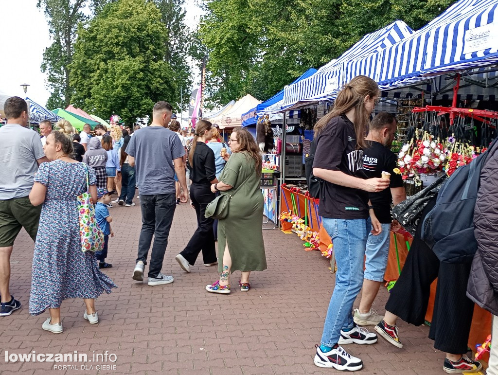 Biennale Folkloru i dużo rozrywki w Parku Błonie na Boże Ciało w Łowiczu