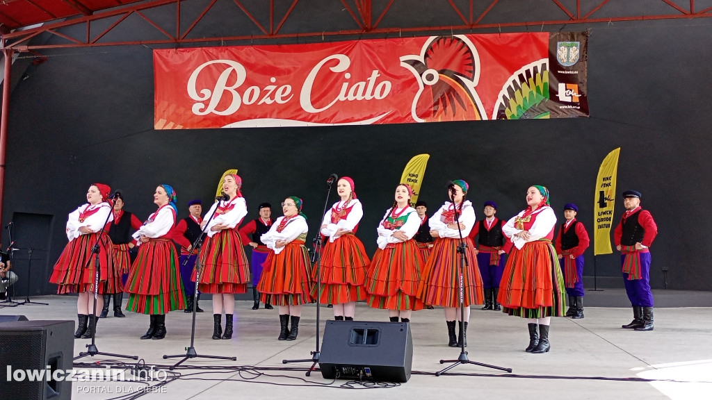 Biennale Folkloru i dużo rozrywki w Parku Błonie na Boże Ciało w Łowiczu