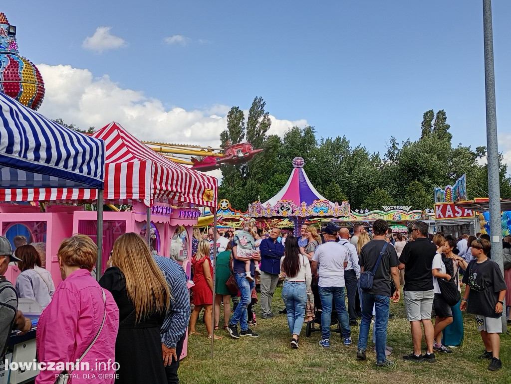 Biennale Folkloru i dużo rozrywki w Parku Błonie na Boże Ciało w Łowiczu