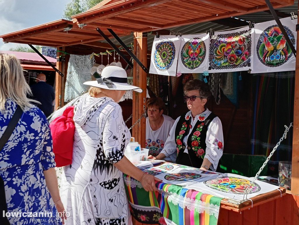 Biennale Folkloru i dużo rozrywki w Parku Błonie na Boże Ciało w Łowiczu