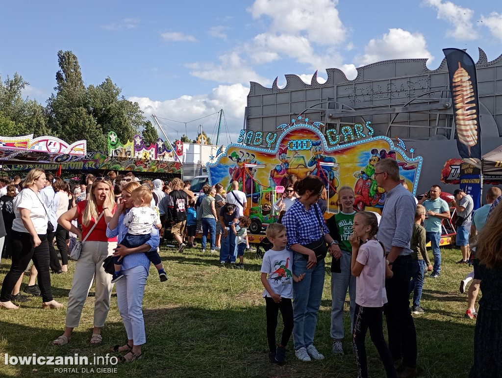 Biennale Folkloru i dużo rozrywki w Parku Błonie na Boże Ciało w Łowiczu