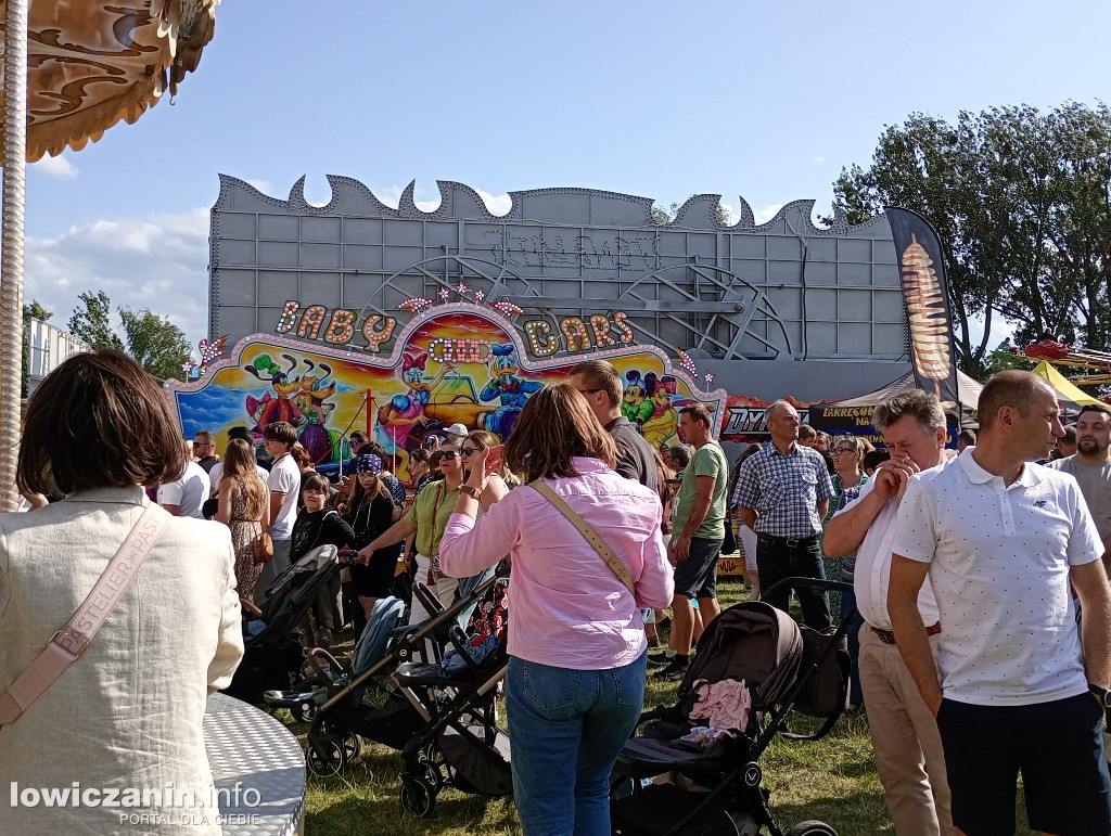 Biennale Folkloru i dużo rozrywki w Parku Błonie na Boże Ciało w Łowiczu