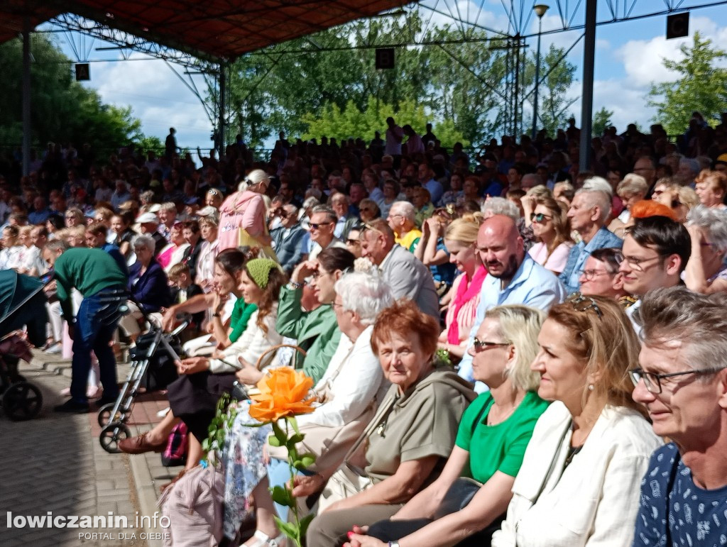 Biennale Folkloru i dużo rozrywki w Parku Błonie na Boże Ciało w Łowiczu