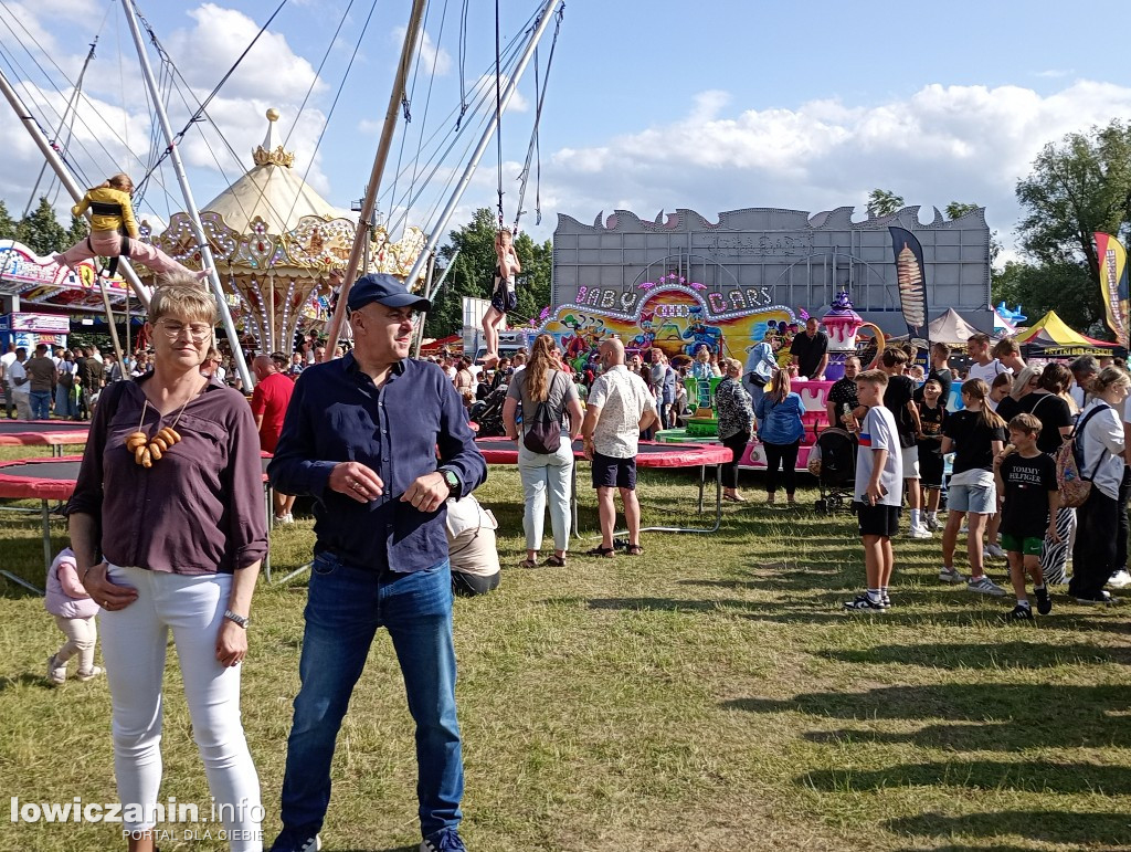 Biennale Folkloru i dużo rozrywki w Parku Błonie na Boże Ciało w Łowiczu