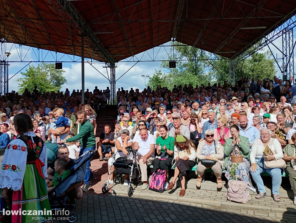 Biennale Folkloru i dużo rozrywki w Parku Błonie na Boże Ciało w Łowiczu