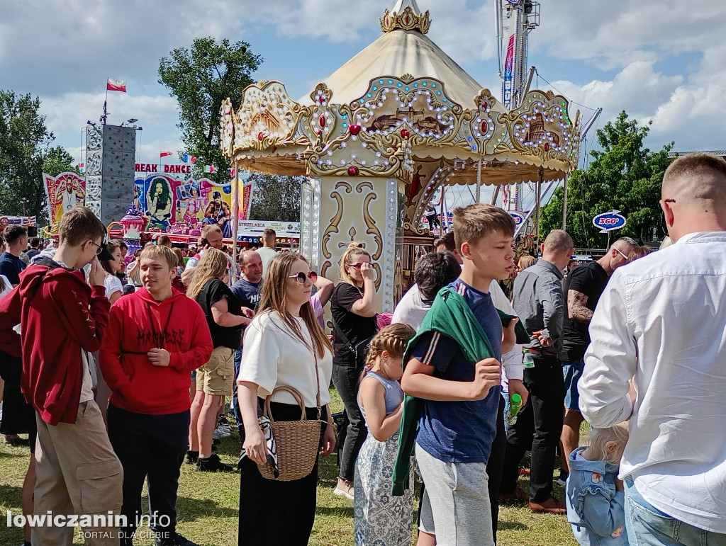 Biennale Folkloru i dużo rozrywki w Parku Błonie na Boże Ciało w Łowiczu