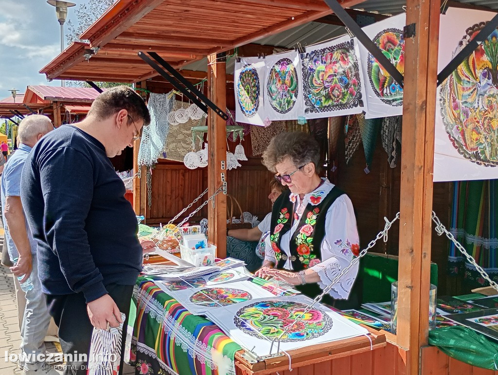 Biennale Folkloru i dużo rozrywki w Parku Błonie na Boże Ciało w Łowiczu