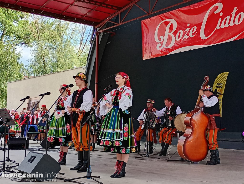 Biennale Folkloru i dużo rozrywki w Parku Błonie na Boże Ciało w Łowiczu