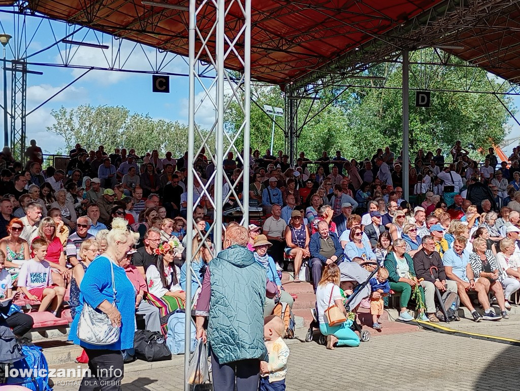 Biennale Folkloru i dużo rozrywki w Parku Błonie na Boże Ciało w Łowiczu