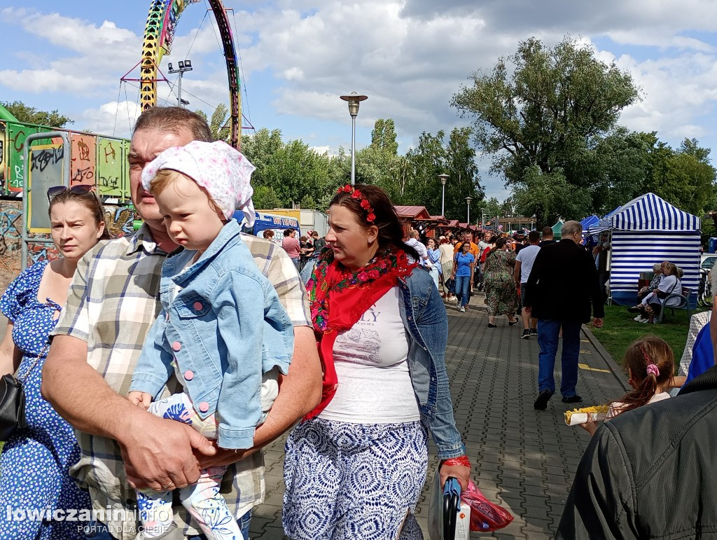 Biennale Folkloru i dużo rozrywki w Parku Błonie na Boże Ciało w Łowiczu