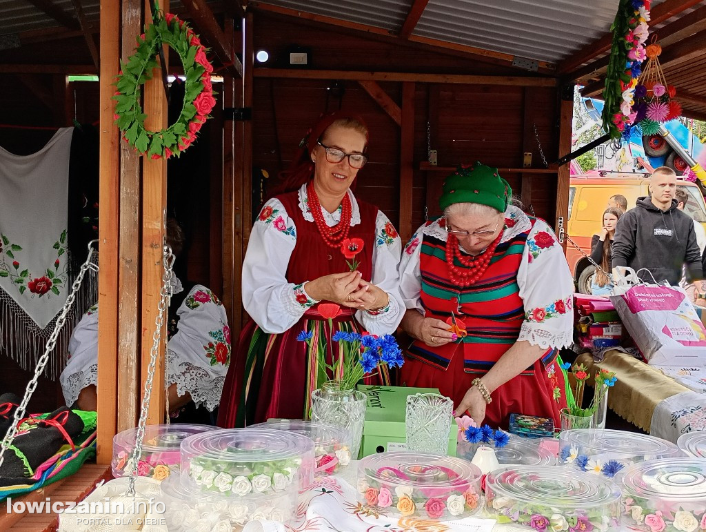 Biennale Folkloru i dużo rozrywki w Parku Błonie na Boże Ciało w Łowiczu