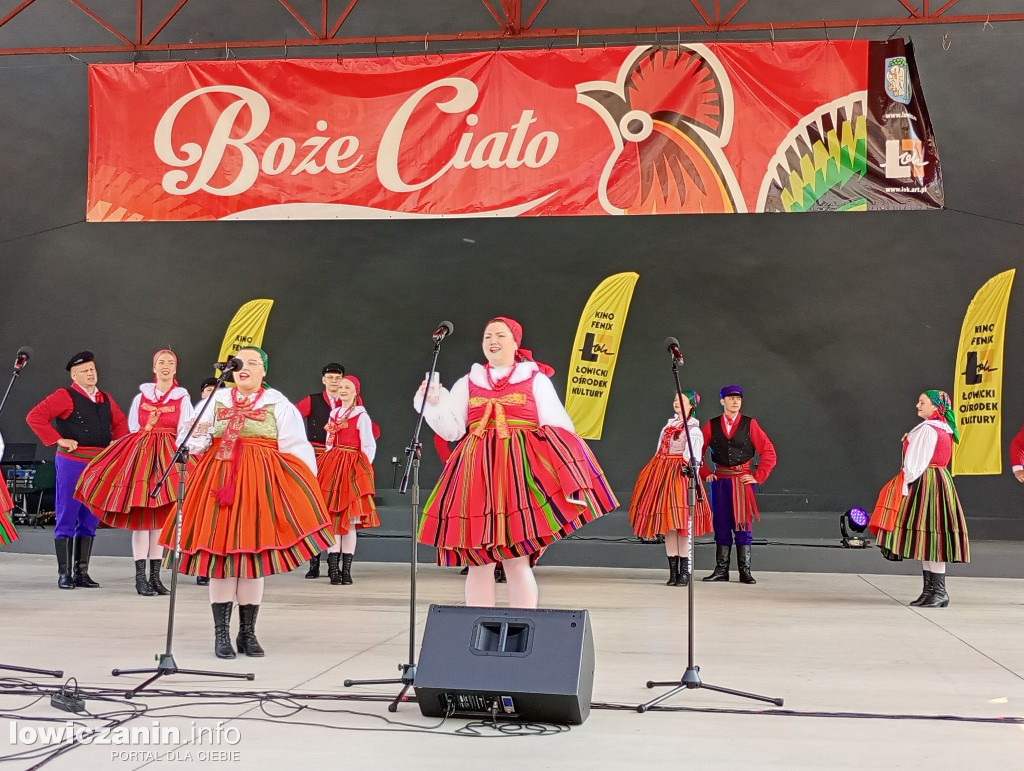 Biennale Folkloru i dużo rozrywki w Parku Błonie na Boże Ciało w Łowiczu