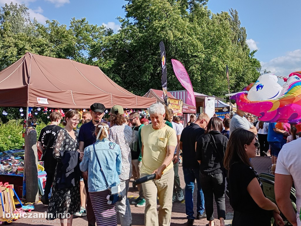 Biennale Folkloru i dużo rozrywki w Parku Błonie na Boże Ciało w Łowiczu