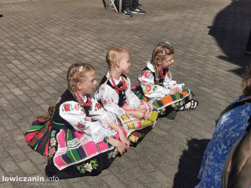 Biennale Folkloru i dużo rozrywki w Parku Błonie na Boże Ciało w Łowiczu