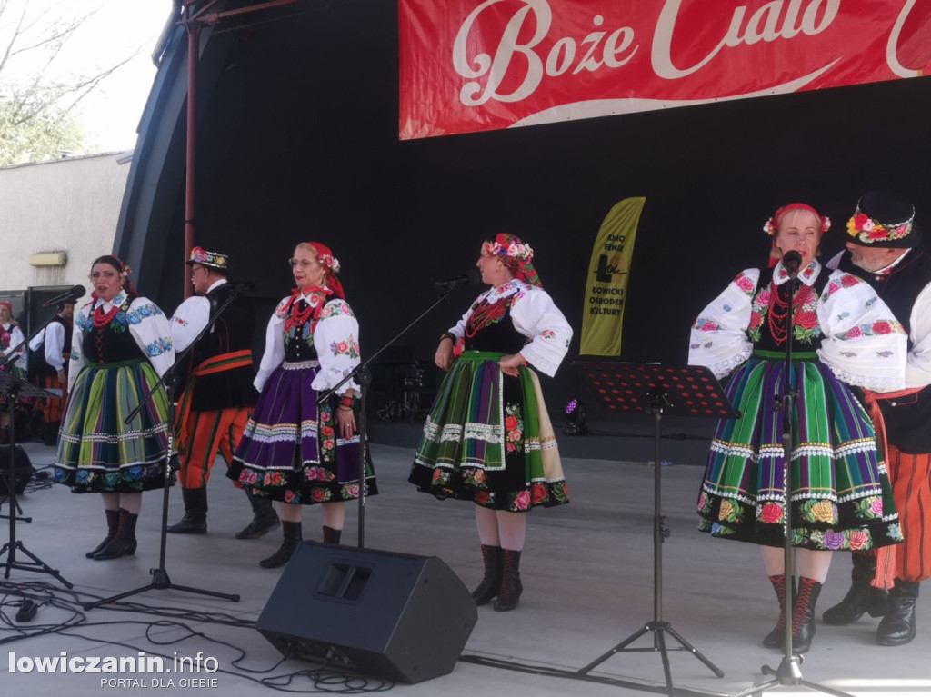 Biennale Folkloru i dużo rozrywki w Parku Błonie na Boże Ciało w Łowiczu