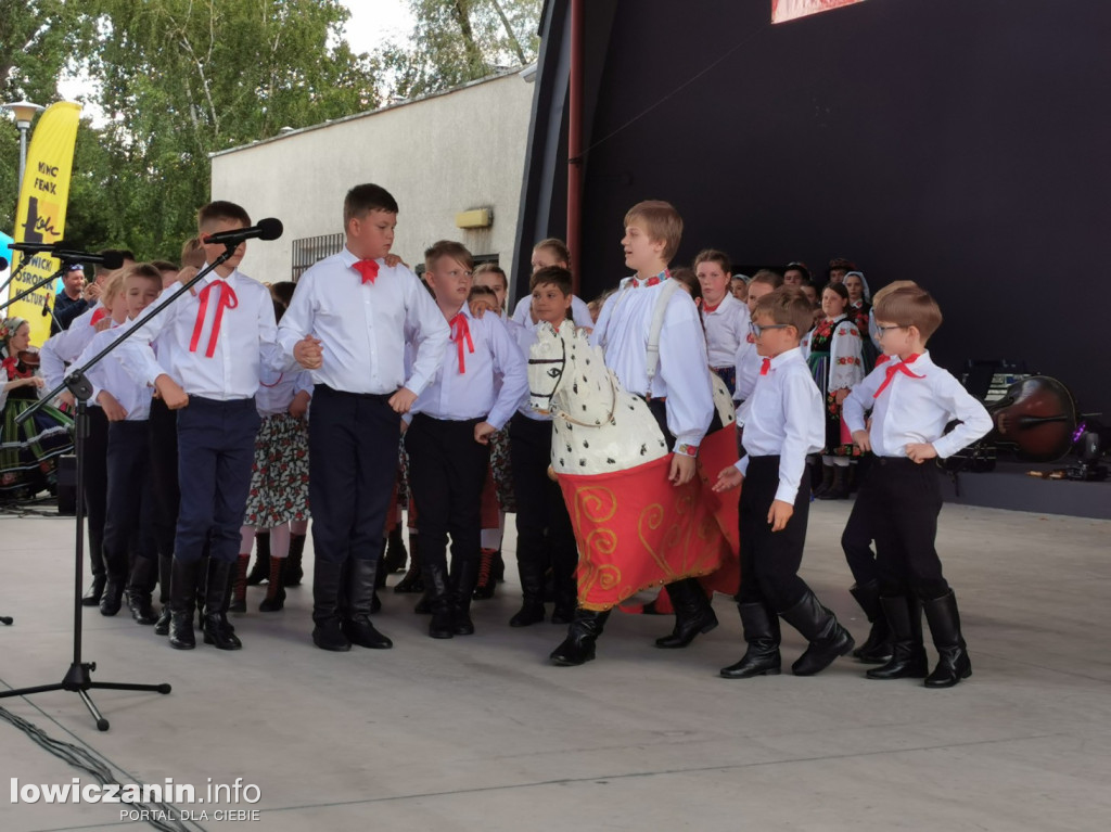 Biennale Folkloru i dużo rozrywki w Parku Błonie na Boże Ciało w Łowiczu
