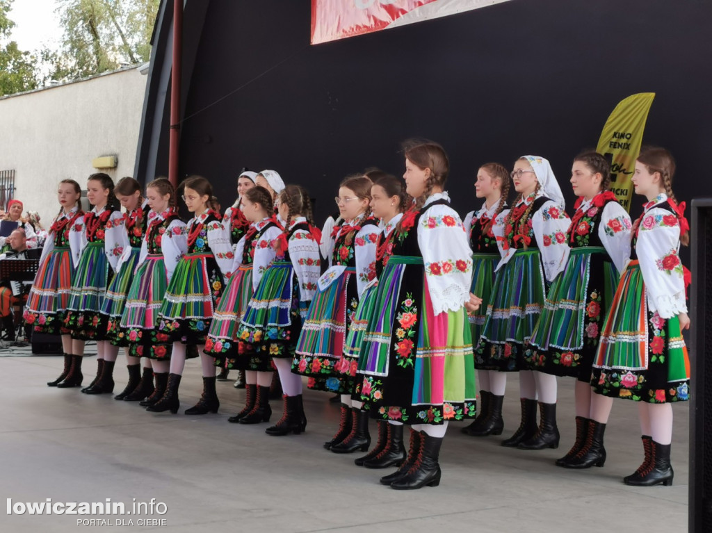 Biennale Folkloru i dużo rozrywki w Parku Błonie na Boże Ciało w Łowiczu