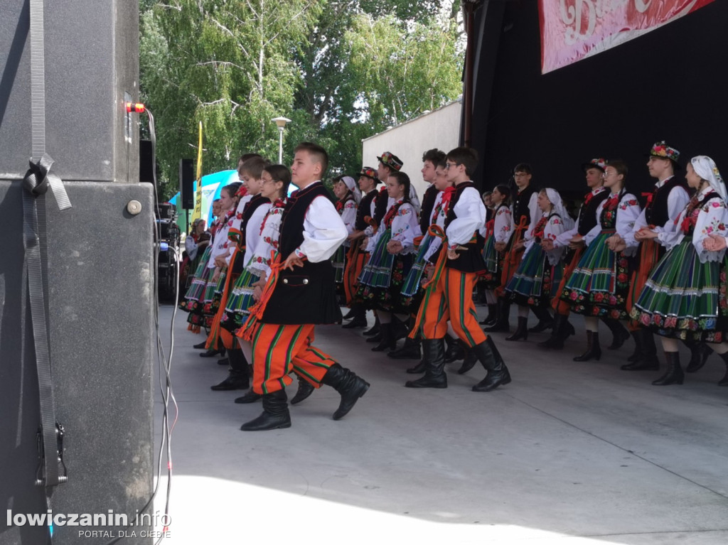 Biennale Folkloru i dużo rozrywki w Parku Błonie na Boże Ciało w Łowiczu