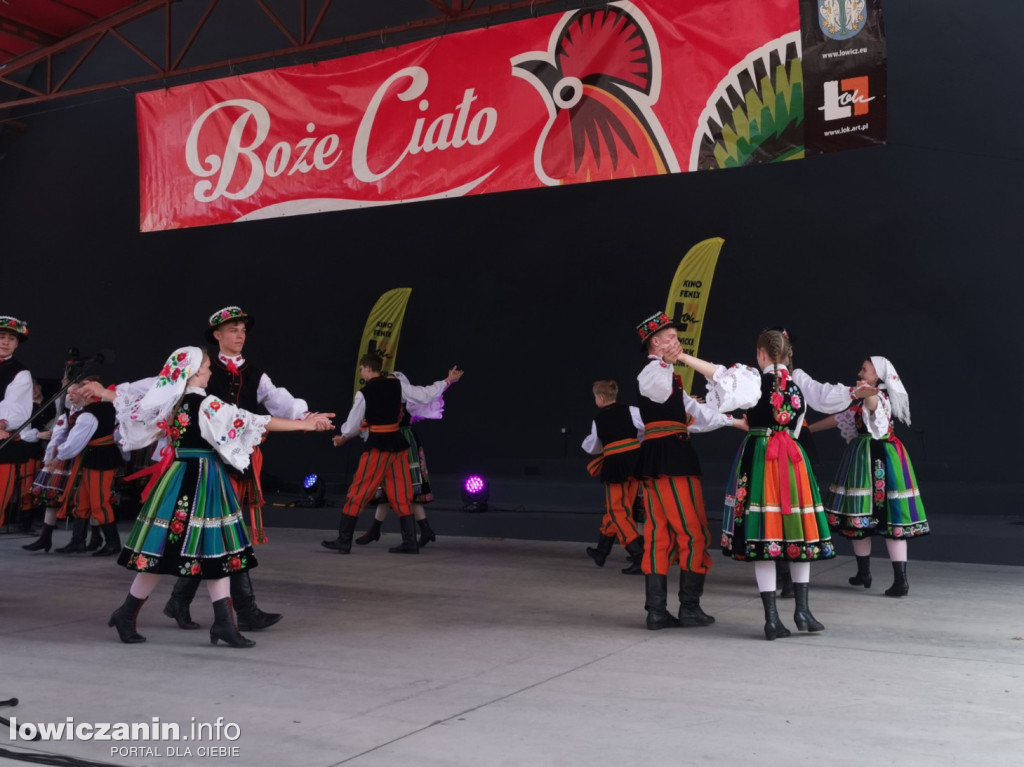 Biennale Folkloru i dużo rozrywki w Parku Błonie na Boże Ciało w Łowiczu