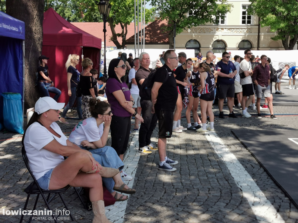Drugi dzień koszykarskich zmagań w Łowiczu