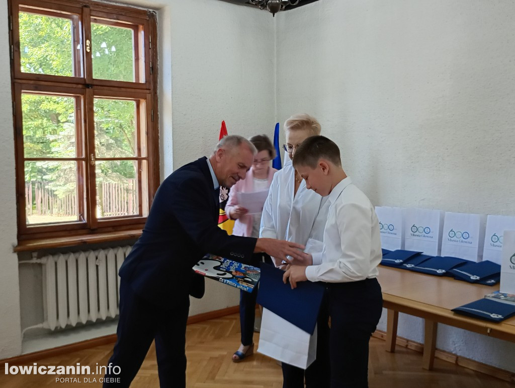 Głowno. Najlepsi uczniowie odebrali nagrody