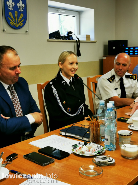  Druhna z OSP Karsznice Duże Paulina Koza doceniona na sesji  RG Chąśno