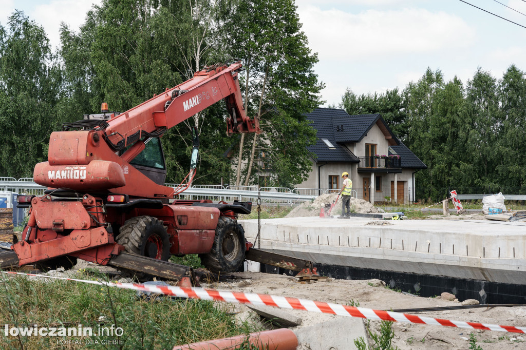 Półmetek prac na drodze wojewódzkiej nr 704 w Nowych Grudzach i Gzince