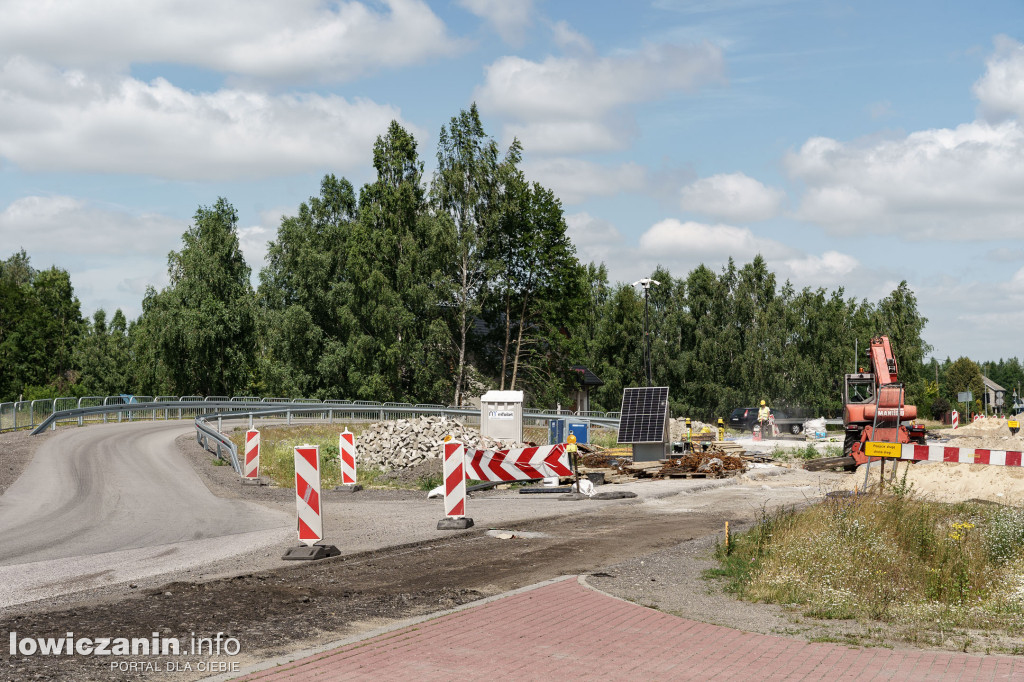 Półmetek prac na drodze wojewódzkiej nr 704 w Nowych Grudzach i Gzince