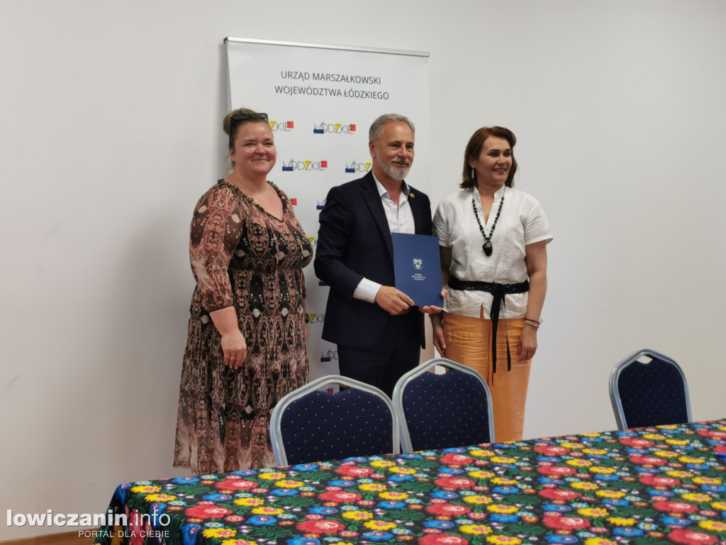 11 gmin z regionu podpisało umowy na rozwój sołectw i infrastrukturę