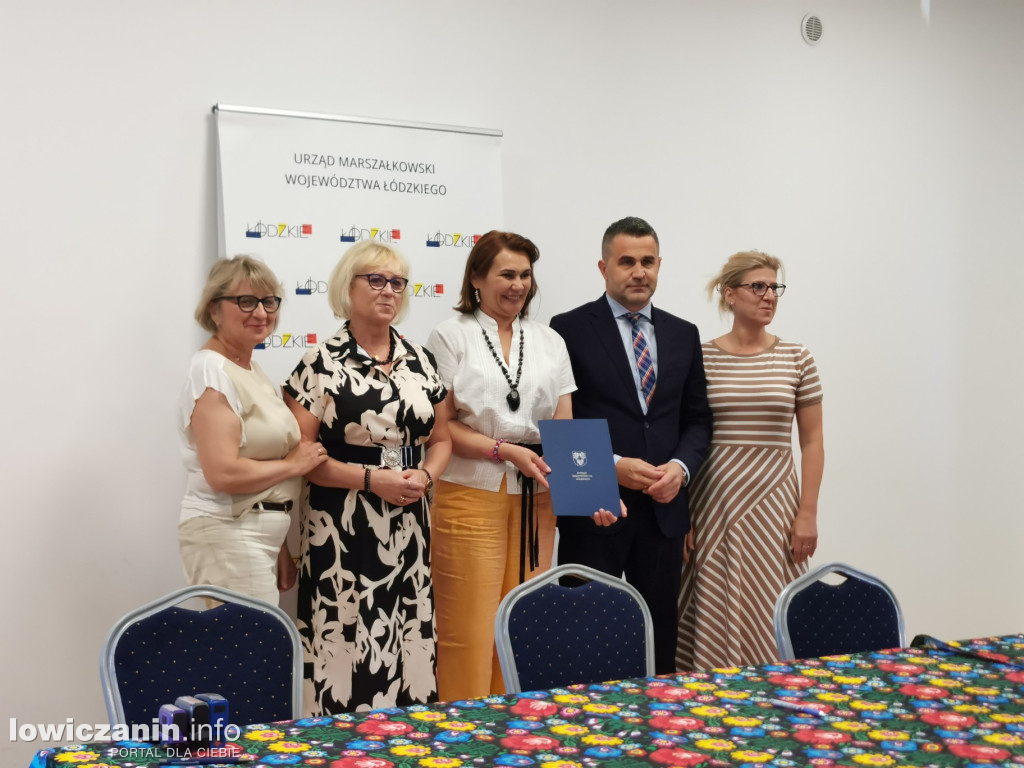 11 gmin z regionu podpisało umowy na rozwój sołectw i infrastrukturę