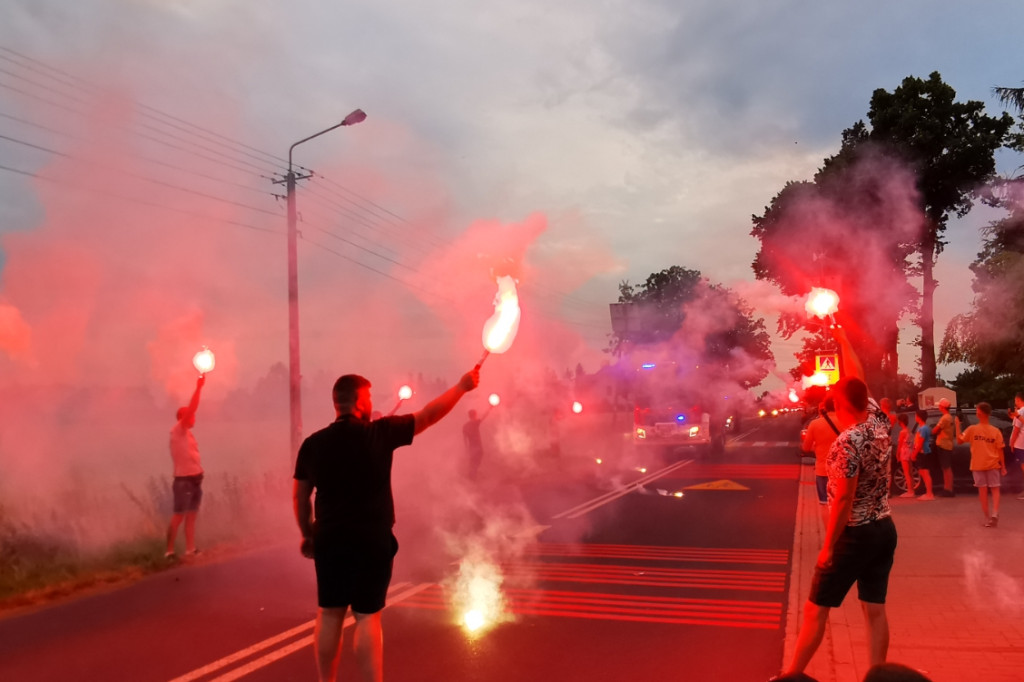 Powitanie nowego wozu strażackiego w OSP Bednary