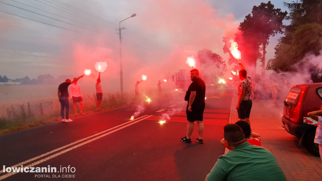 Powitanie nowego wozu strażackiego w OSP Bednary