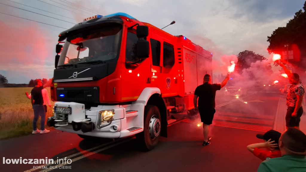 Powitanie nowego wozu strażackiego w OSP Bednary