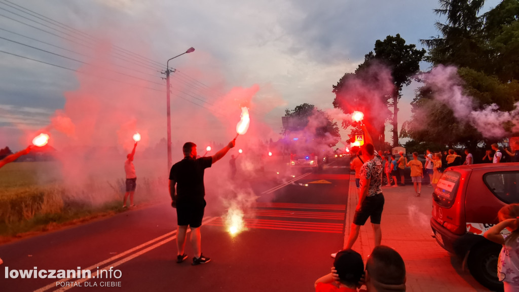 Powitanie nowego wozu strażackiego w OSP Bednary