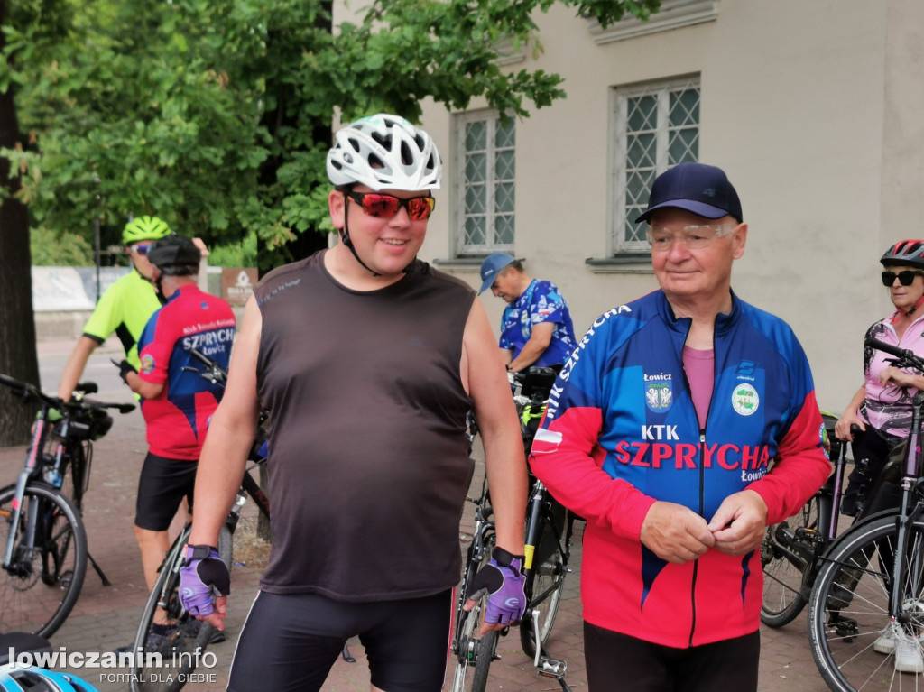 PTTK Szprycha ruszyło śladami Reymonta – rowerowy hołd dla pisarza