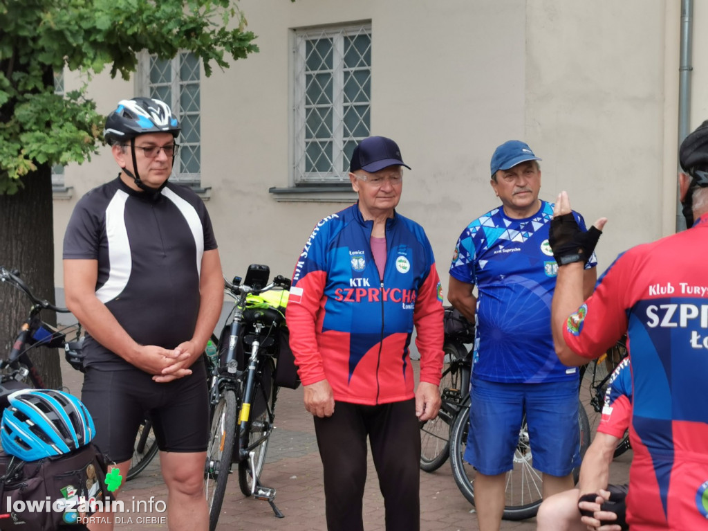 PTTK Szprycha ruszyło śladami Reymonta – rowerowy hołd dla pisarza