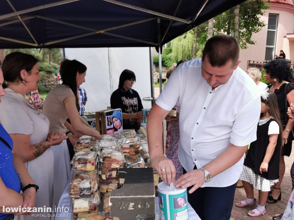 Bobrowniki. Kiermasz ciast dla Agaty z Zielkowic