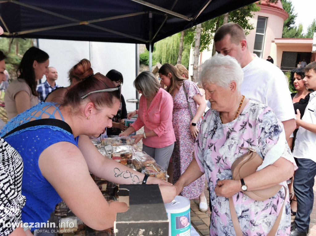 Bobrowniki. Kiermasz ciast dla Agaty z Zielkowic