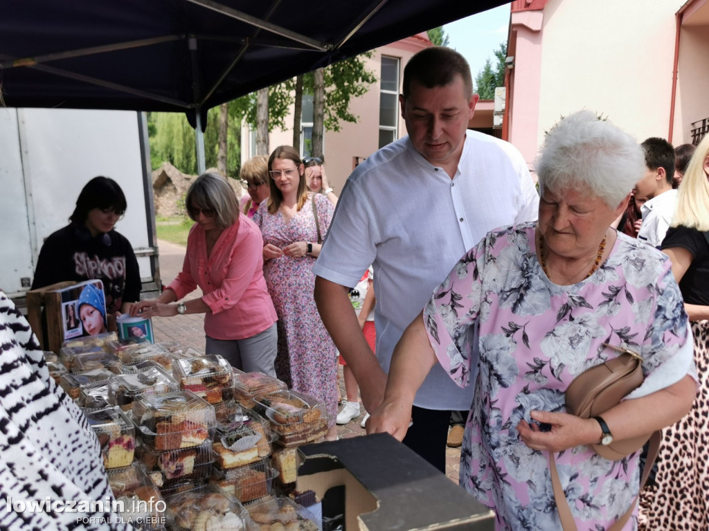 Bobrowniki. Kiermasz ciast dla Agaty z Zielkowic