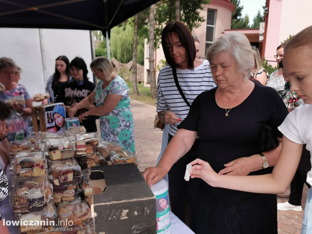 Bobrowniki. Kiermasz ciast dla Agaty z Zielkowic