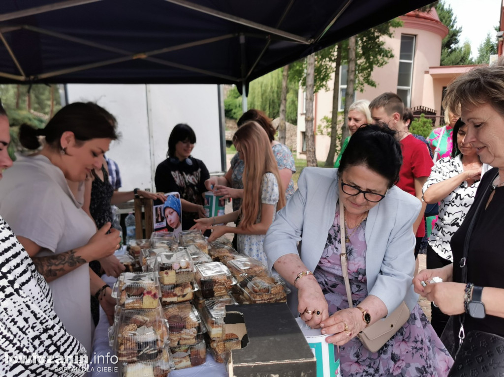 Bobrowniki. Kiermasz ciast dla Agaty z Zielkowic