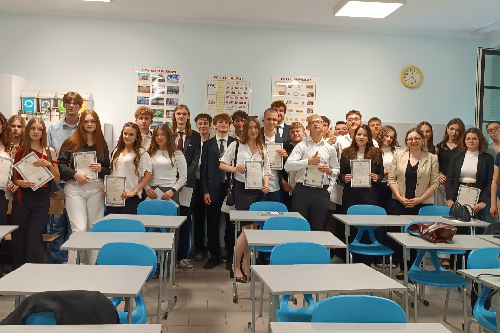 Maturzyści odebrali świadectwa w Pijarskim LO